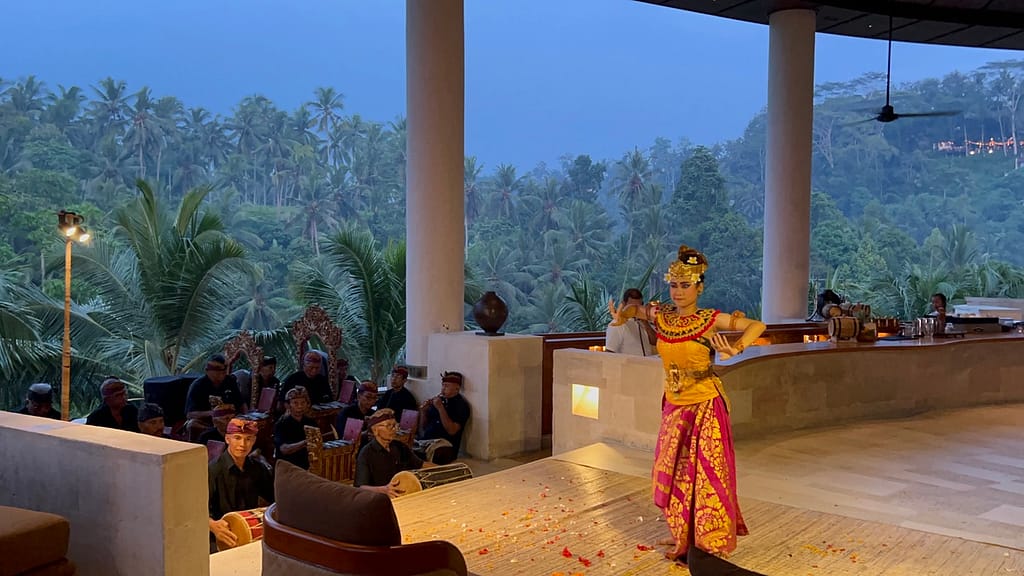 Traditional balinese dancers and musicians.