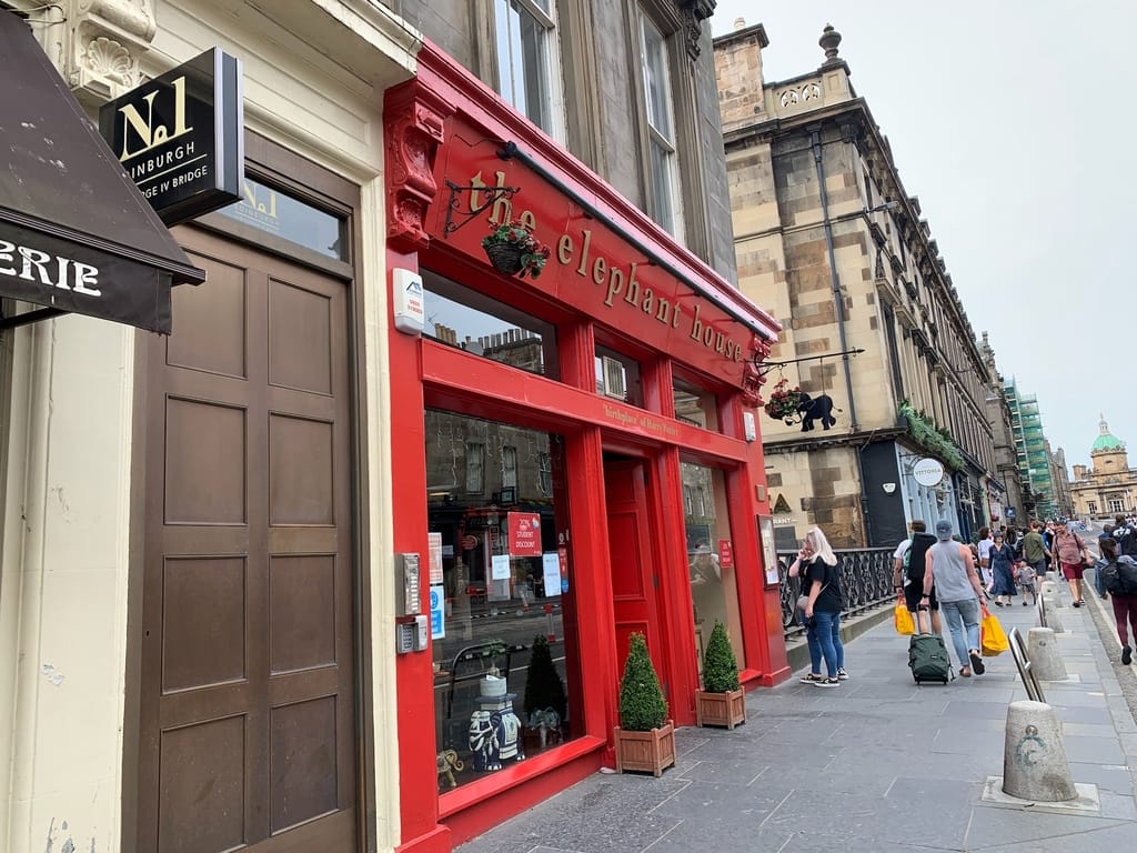 This red-painted café is considered the "Birthplace of Harry Potter" because J.K. Rowling wrote many early manuscripts here.