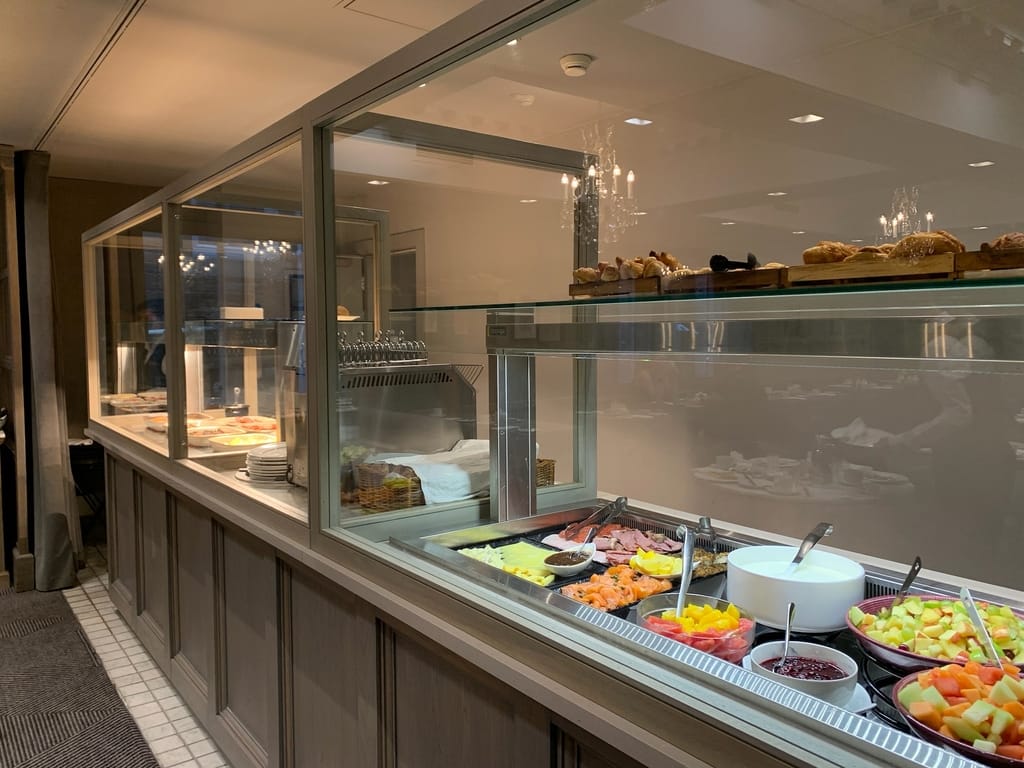 breakfast buffet that offers a variety of fresh food